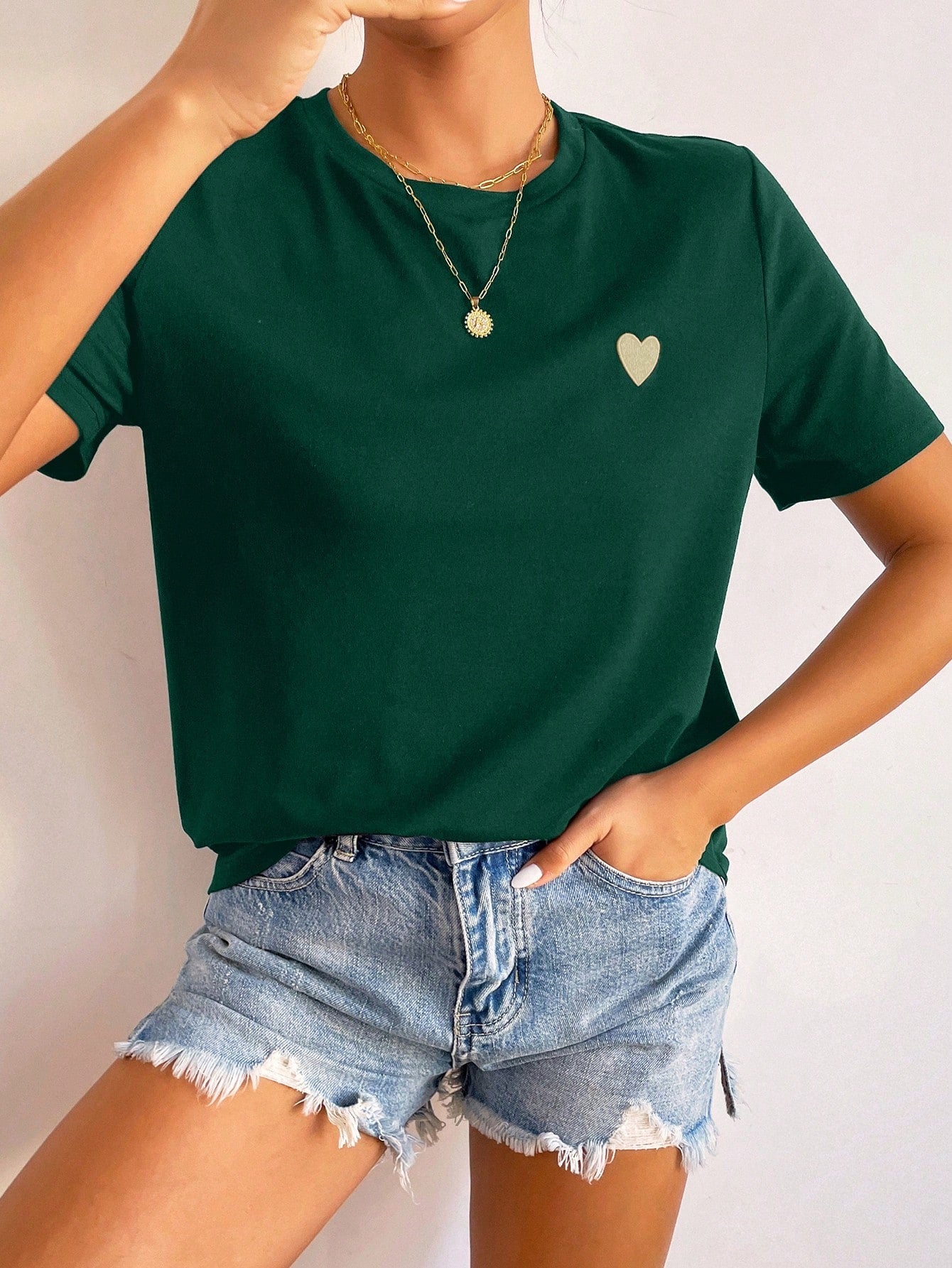 Damen T-Shirt mit Herz-Detail Minimalistisch Weiss