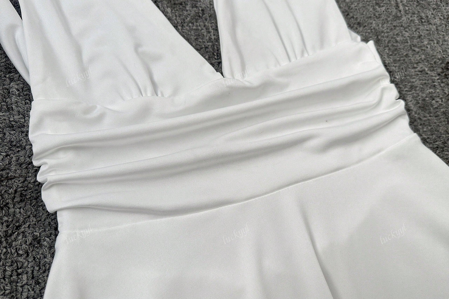 Damen Minikleid Halterneck Schwingrock Figurbetont