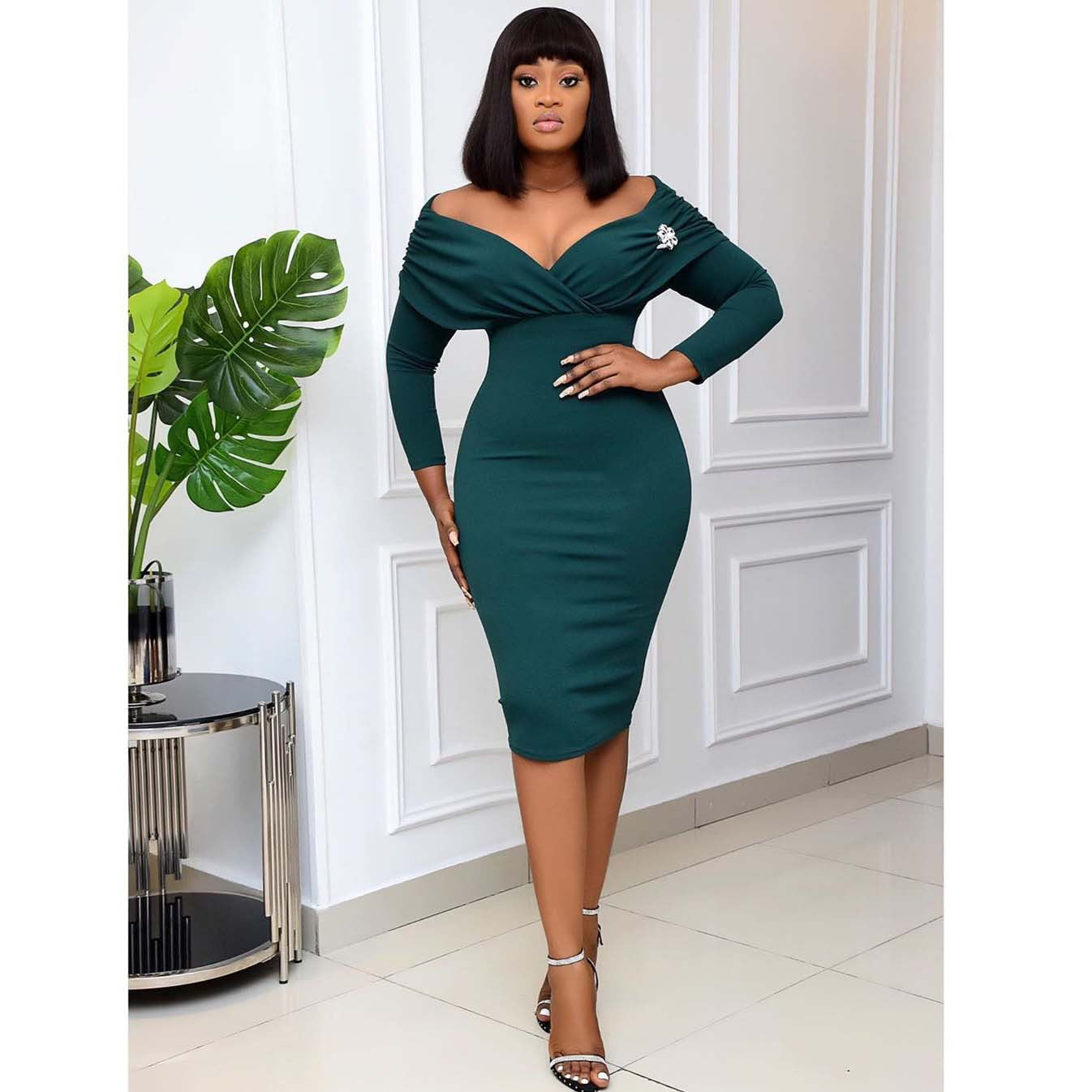 Damen Cocktailkleid Figurbetont Off-Shoulder Rüschendetails