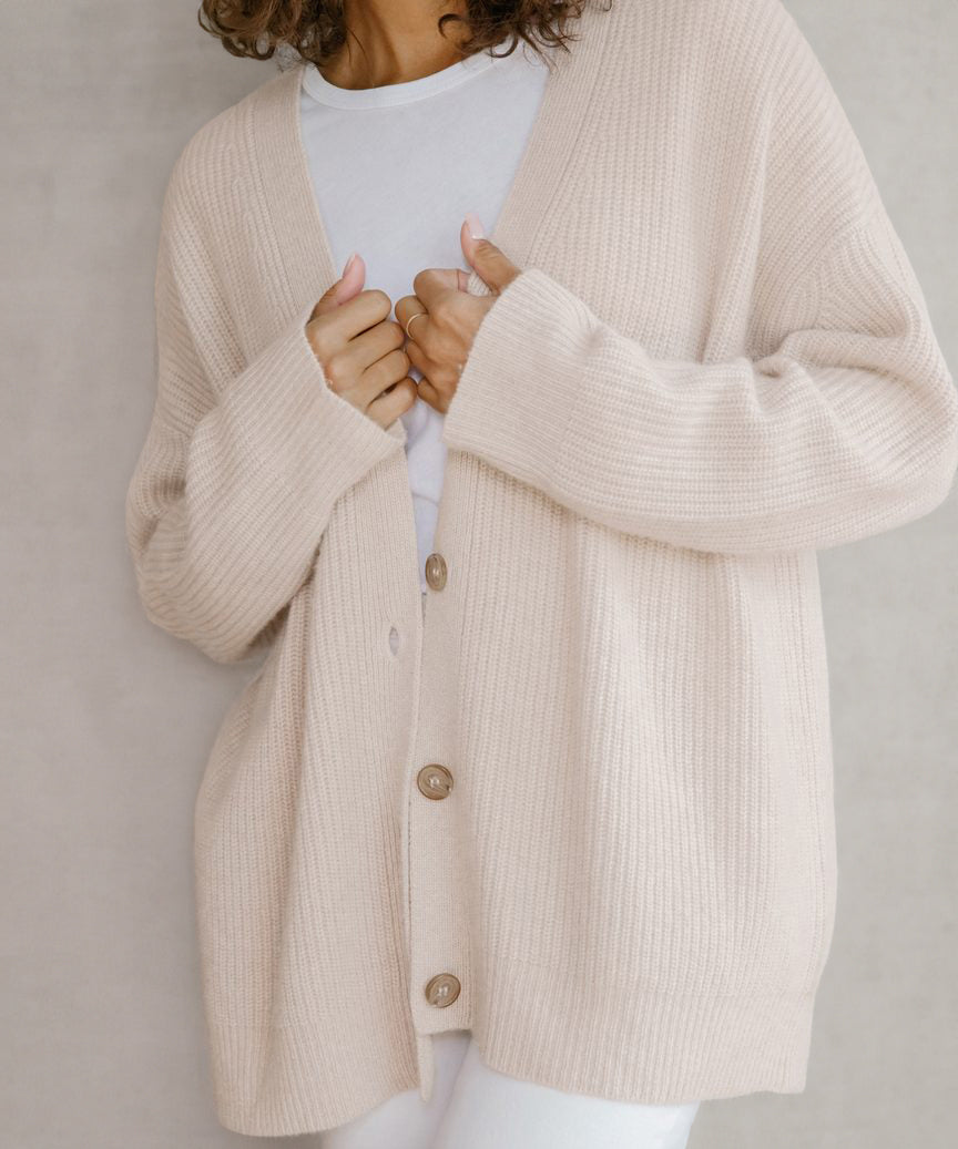 Elarova | Cardigan | Elegante, übergroße weste für Damen mit Knopfverschluss und VAusschnitt