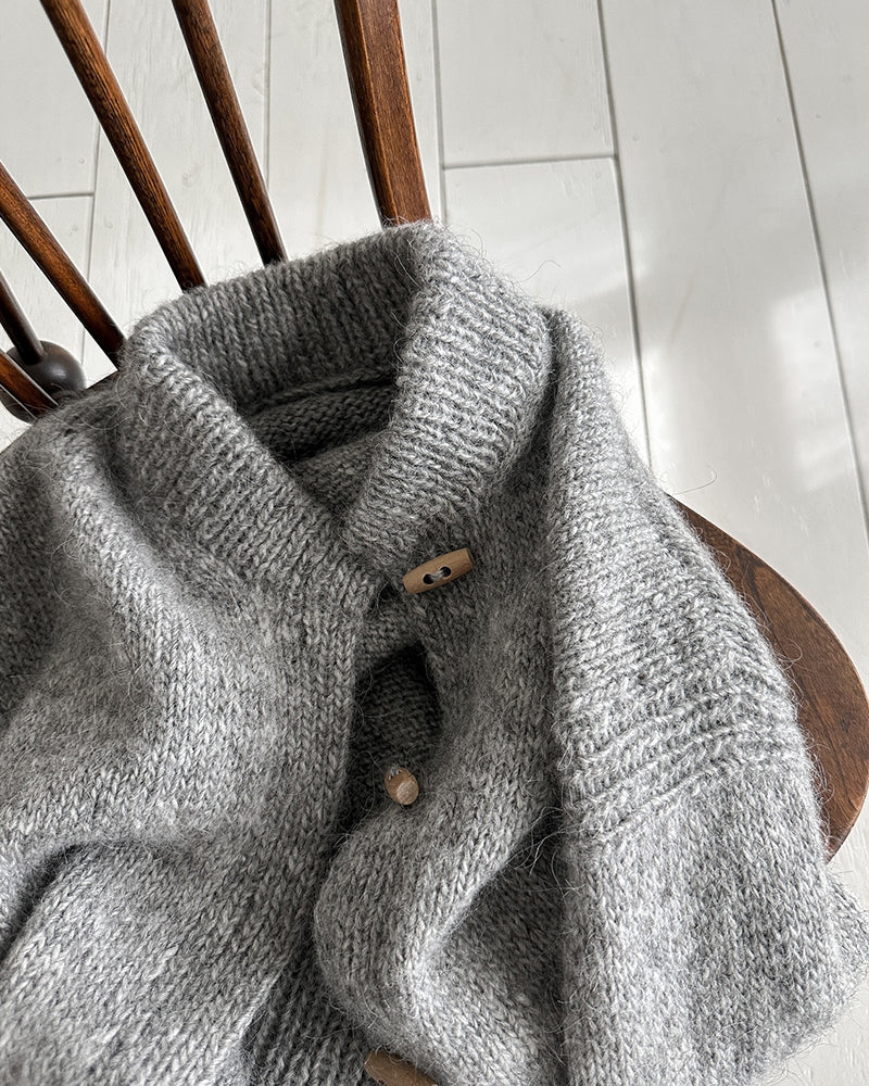 Elarova | Graue Strickjacke mit Knöpfen