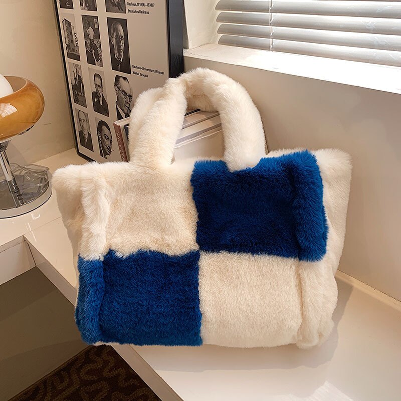 Elarova | Pipe Plush Handtasche Eine bequeme und winterliche Damenhandtasche