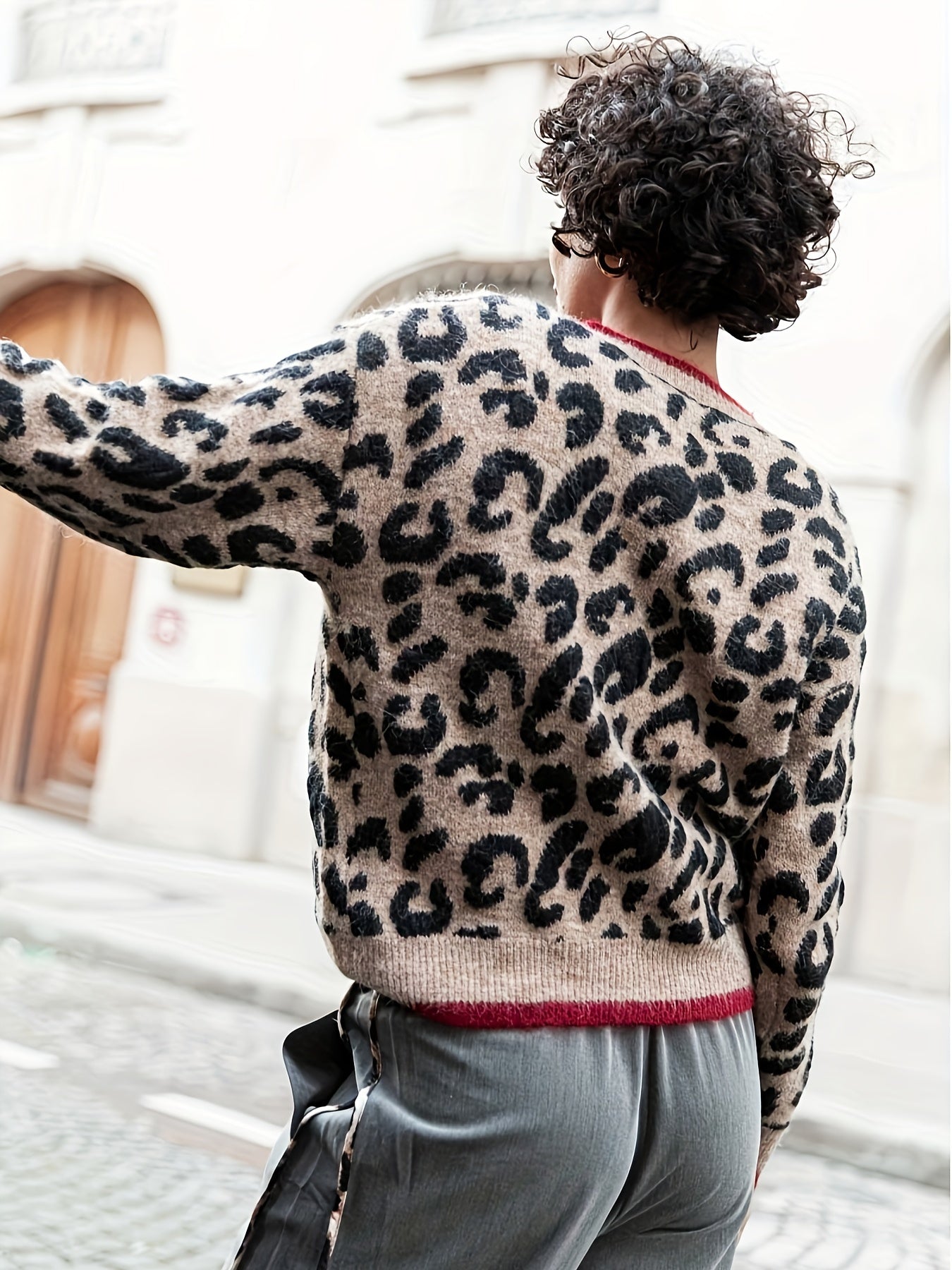 Elarova | Stilvoller Leopardenmuster Strickjacke Mit Knopfverschluss