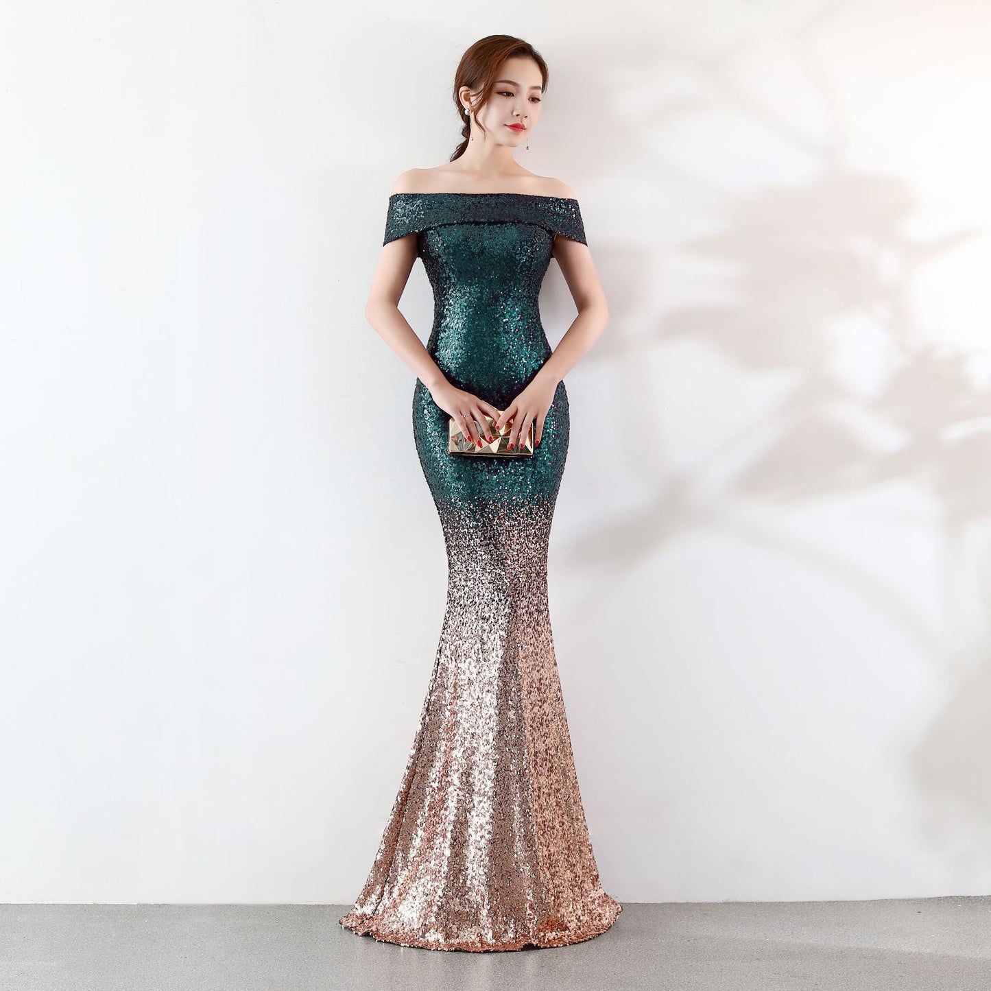 Figurbetontes Abendkleid von Elarova für Geburtstagspartys
