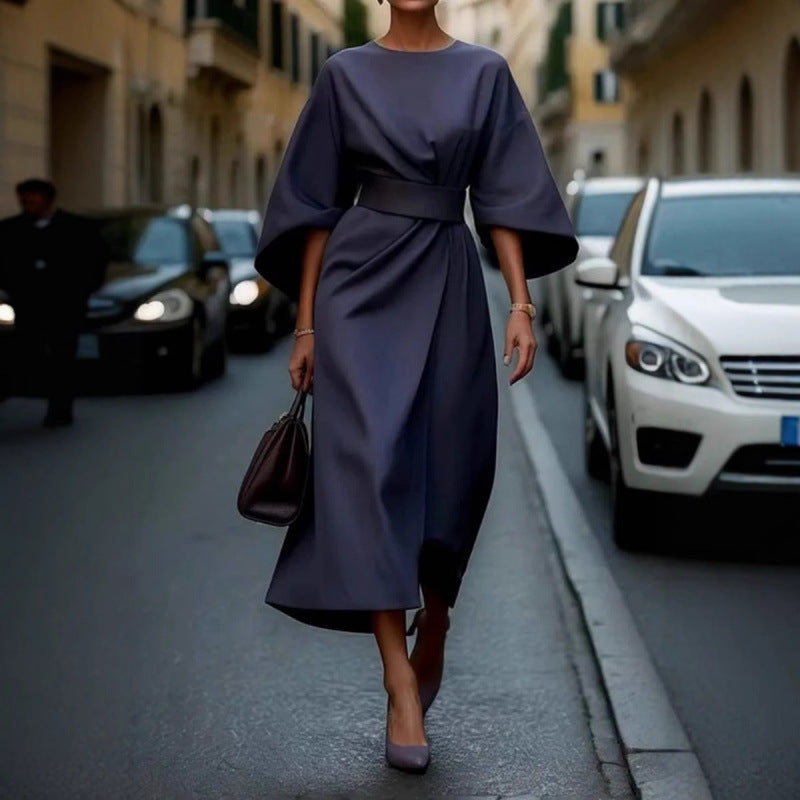 Fledermausärmeliges, lässiges Taillenkleid mit langem Rock von Elarova