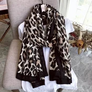 Norvielle Damen Schal Leopardenmuster