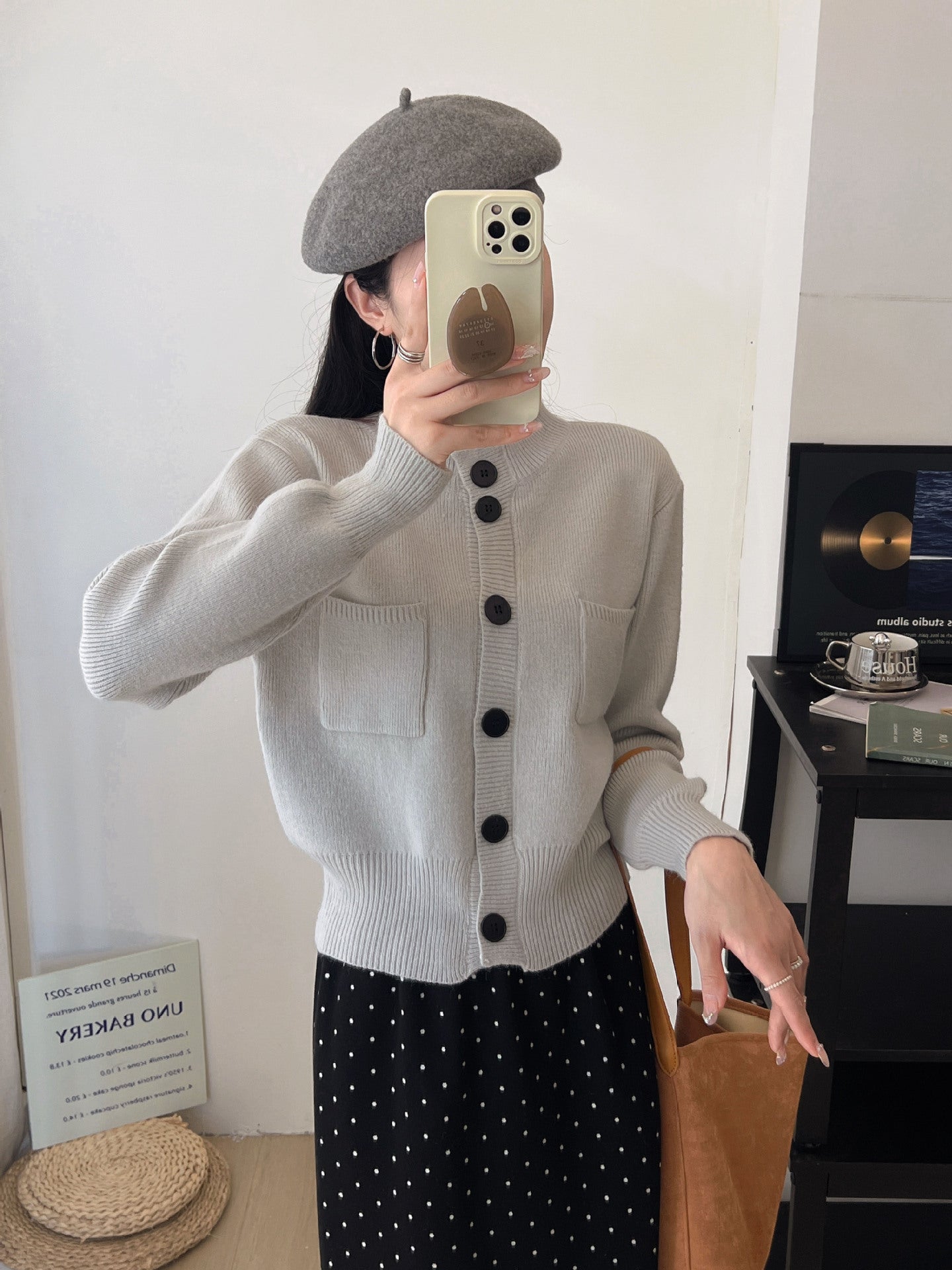 Damen Strickjacke Knöpfe Taschen Beige
