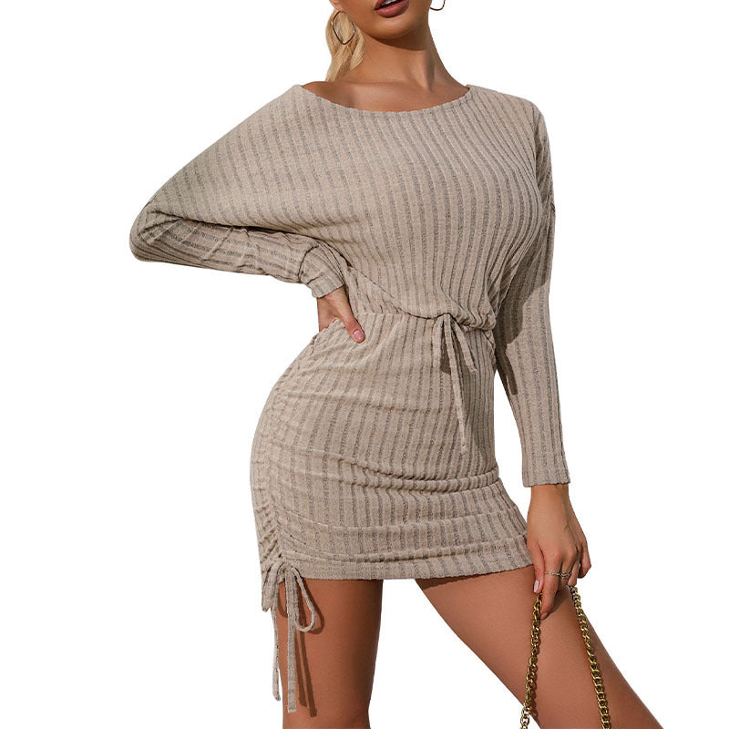 Damen Minikleid aus Strick mit Bindegürtel und Rüschendetails