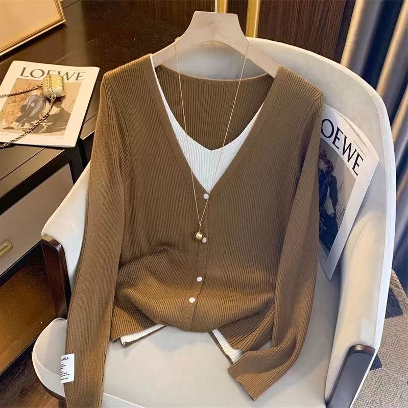 Damen Strickjacke V-Ausschnitt Feine Knöpfe Beige