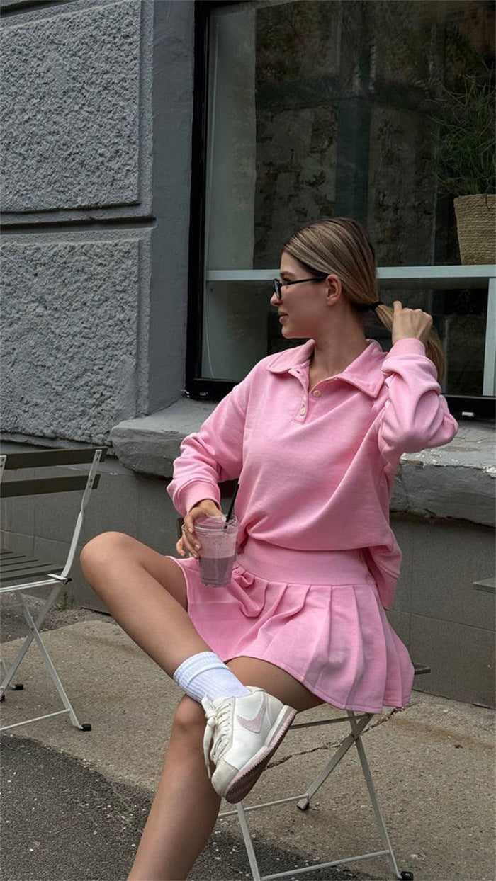 Damen Polo- mit Faltenrock und Knöpfen