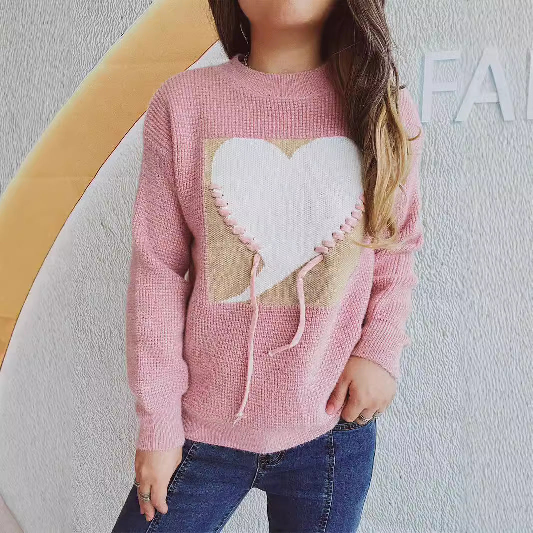 Damenpullover mit Herzapplikation und Kordelzug
