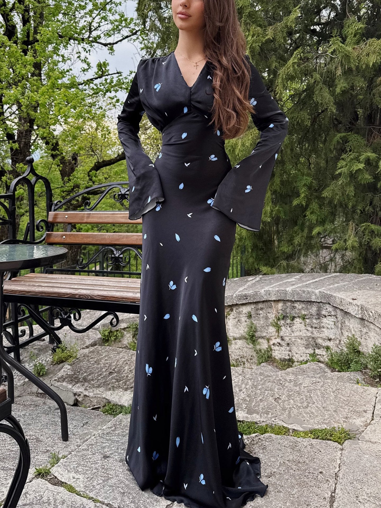Damen Maxikleid Langärmelig Floralmuster Feminin Norvielle