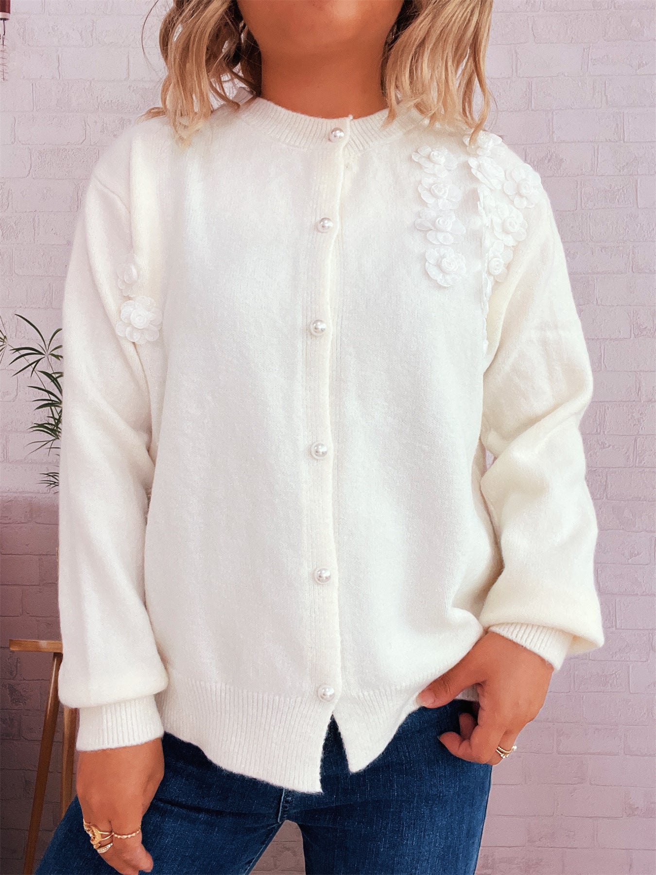 Damen Strickjacke Florale Applikationen Knopfdetails Norvielle