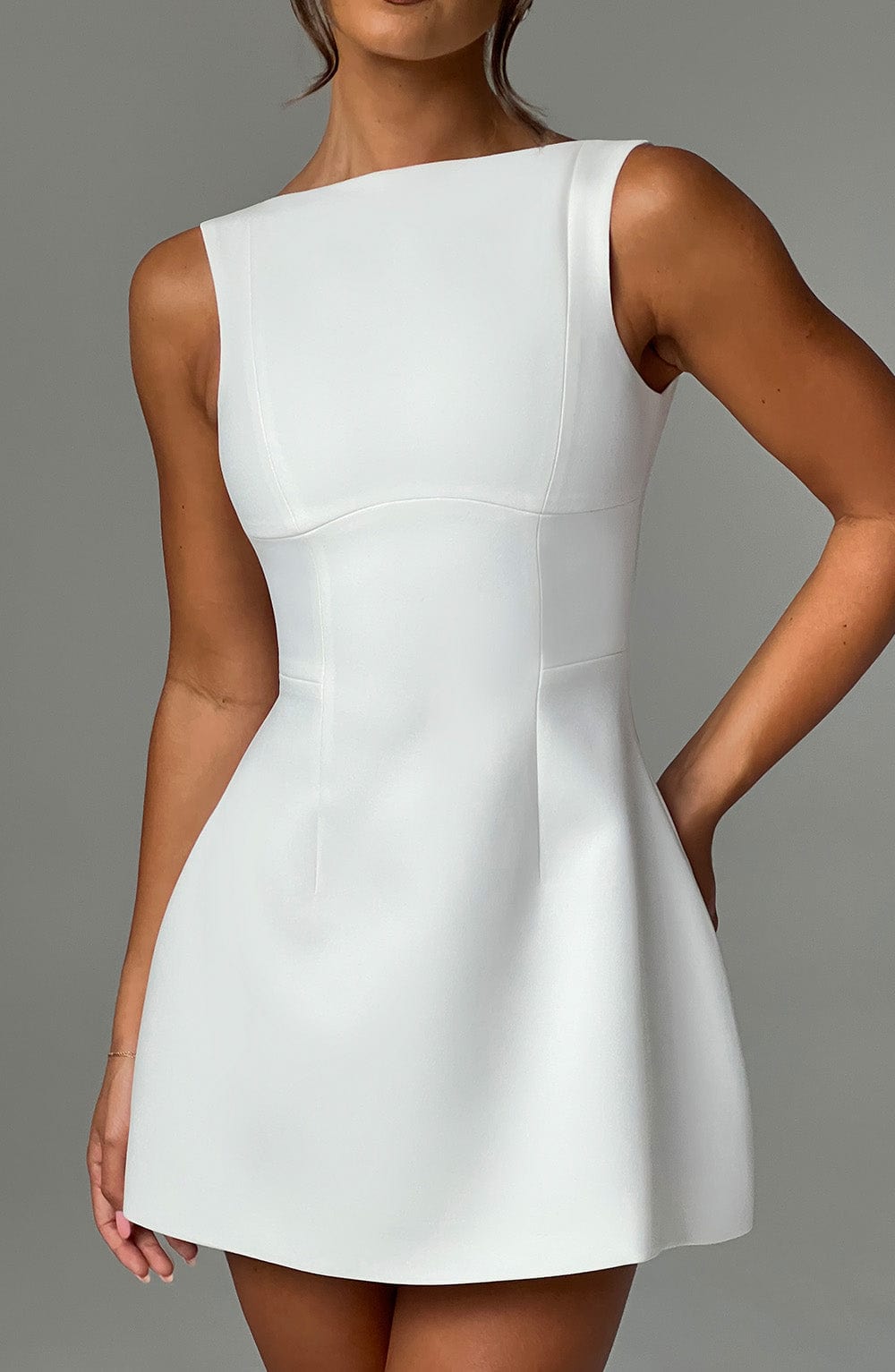 Damen Minikleid Weiß Bubble-Rock Ausschnitt