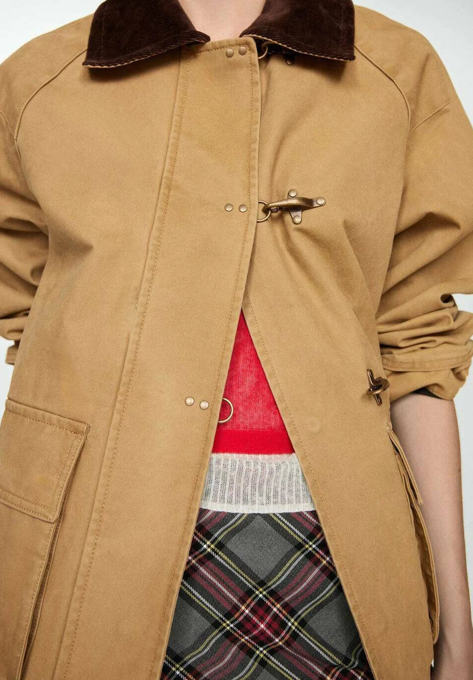 Damen Workwear Jacke Camel Cordkragen Toggle-Verschluss