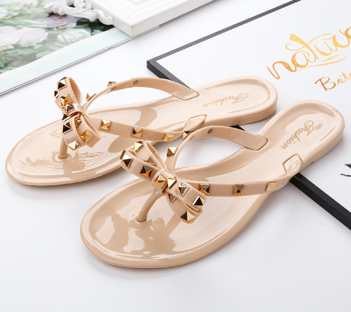 Damen Flache Sommerschlappen Metall-Detail Bequem