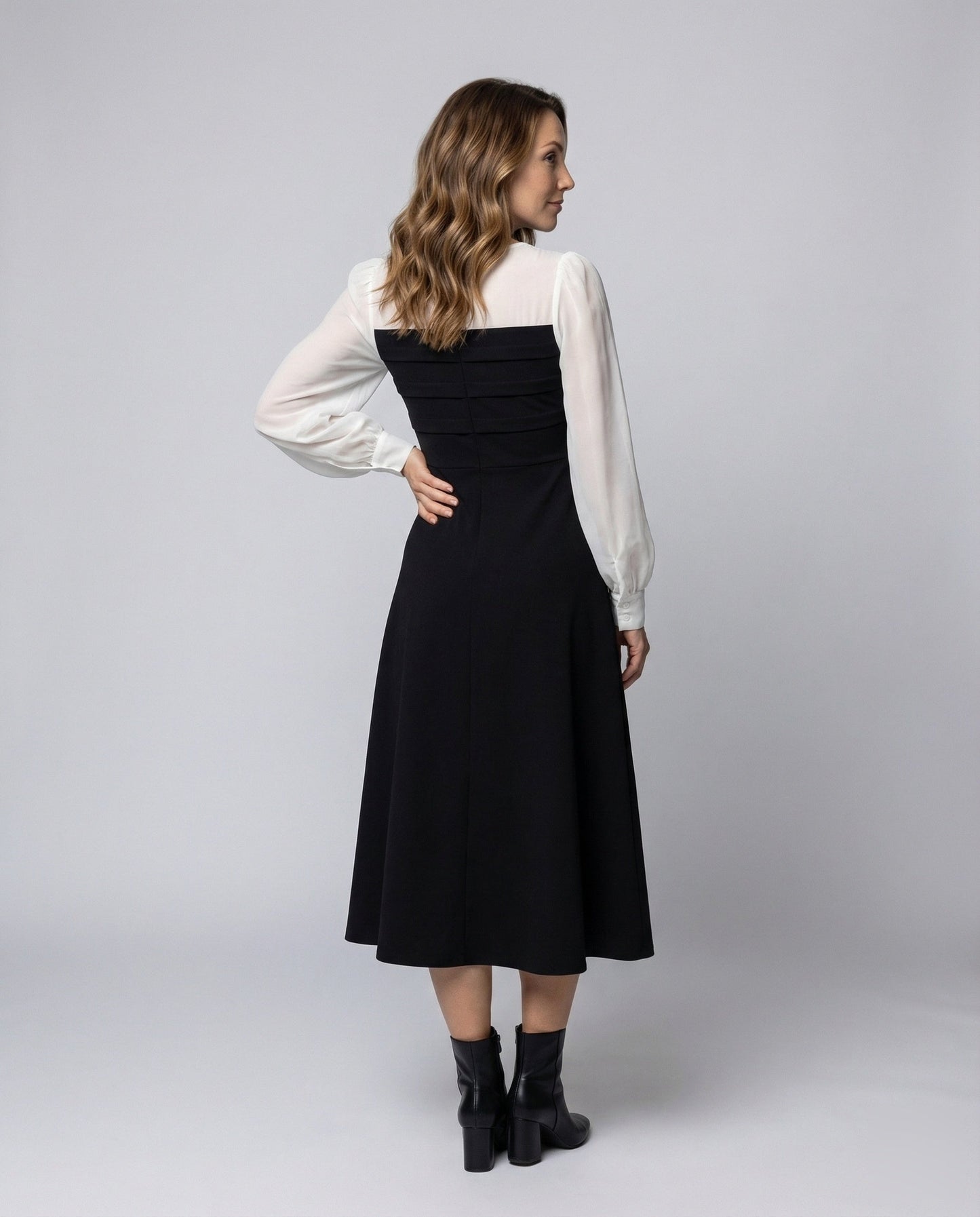 Product 15533344325962 - back_view