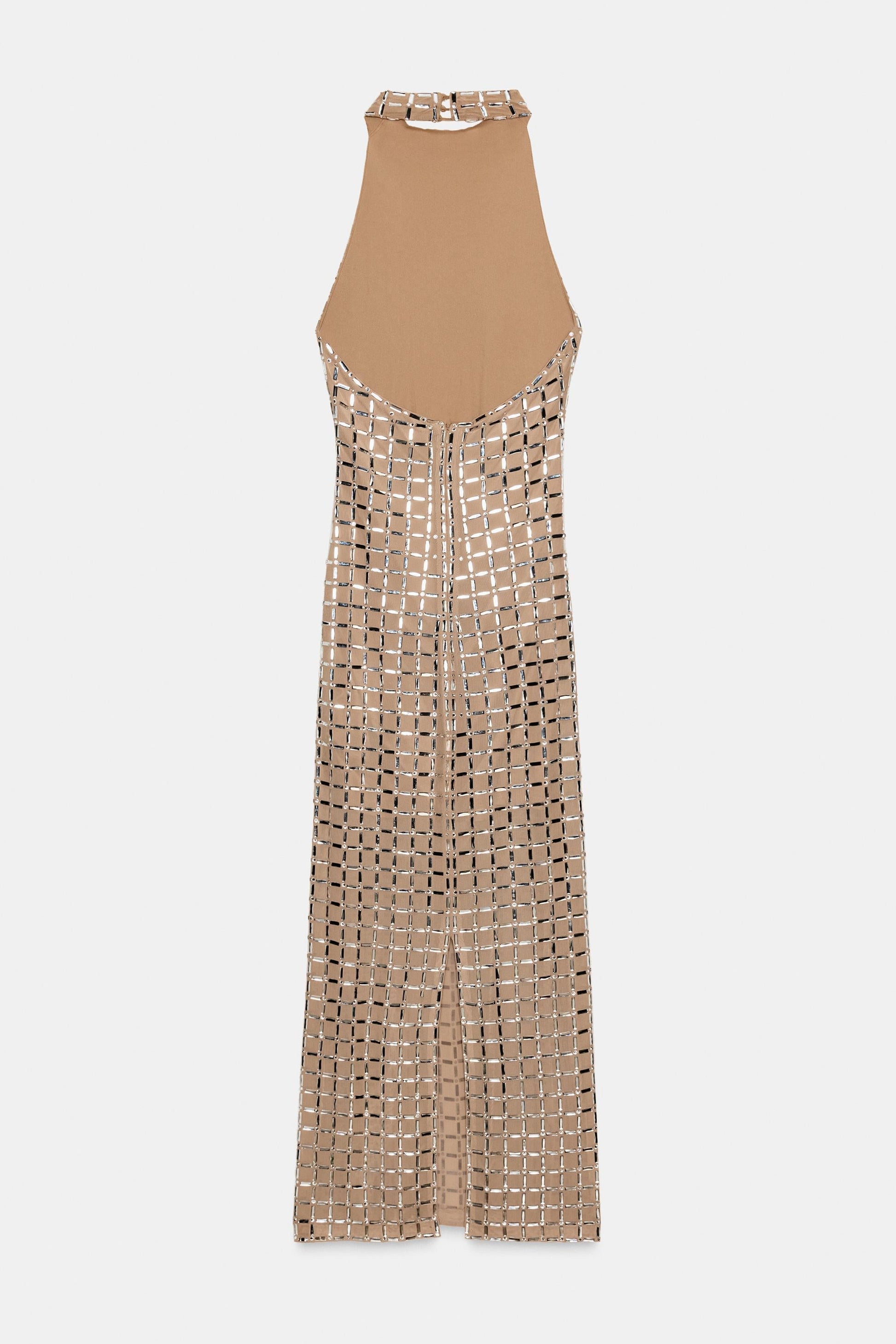 Rückansicht des Nude Maxi Kleids mit offenen Rücken