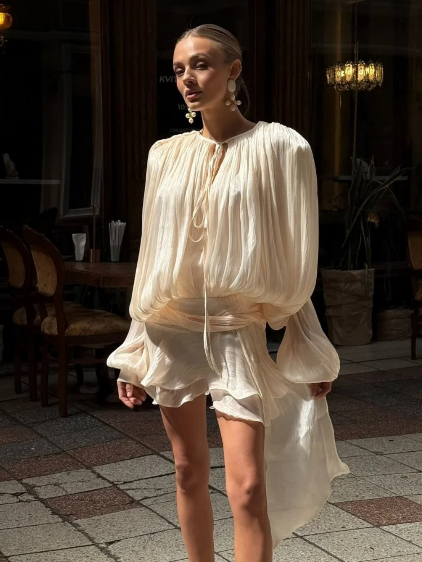 Damen Mini Playsuit Ballonärmel Eleganter Schnitt Sommer