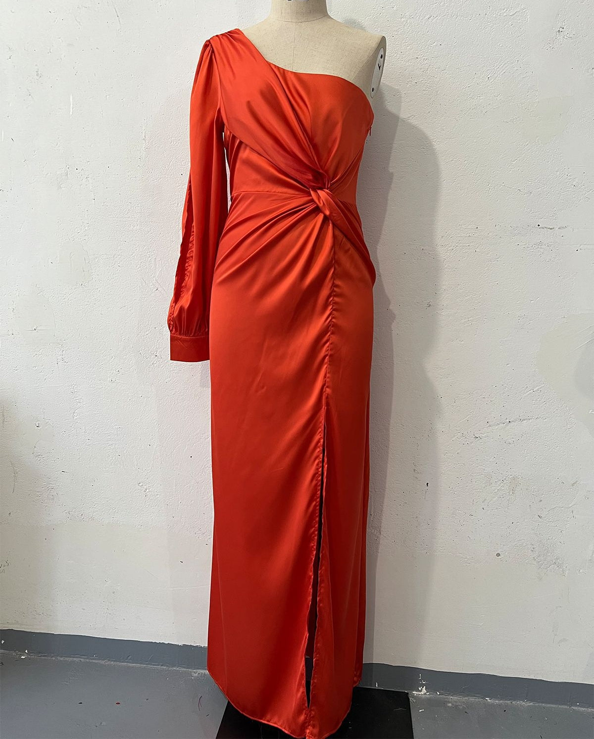 Elegantes Damen One-Shoulder-Kleid mit Schlitz - Norvielle