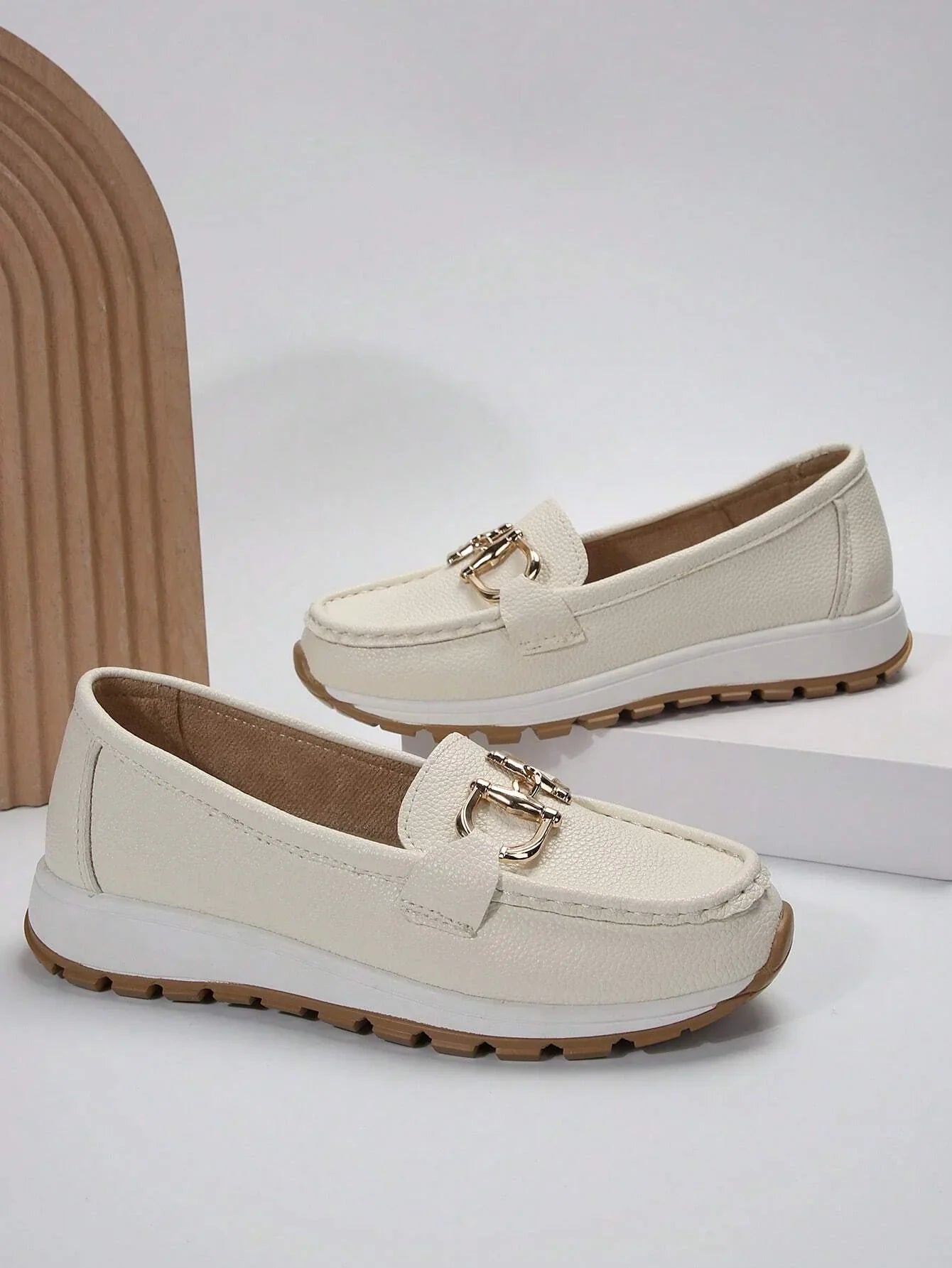 Damen Loafers Elegantes Metalldesign