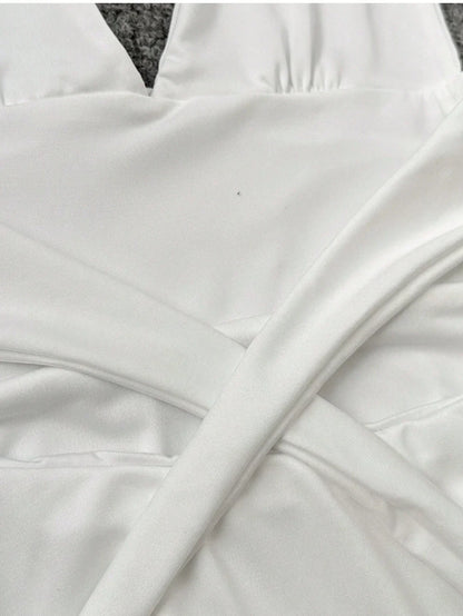 Damen Minikleid Halterneck Schwingrock Figurbetont