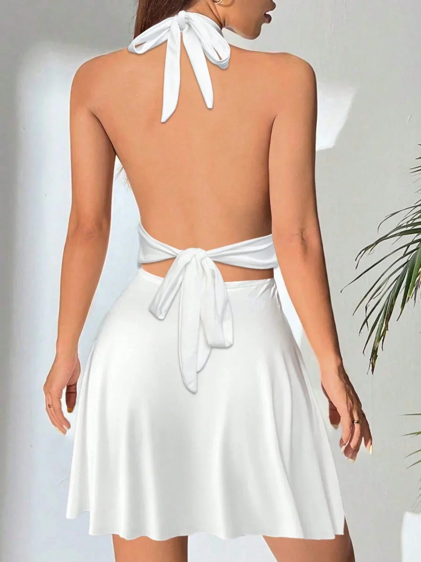 Damen Minikleid Halterneck Schwingrock Figurbetont
