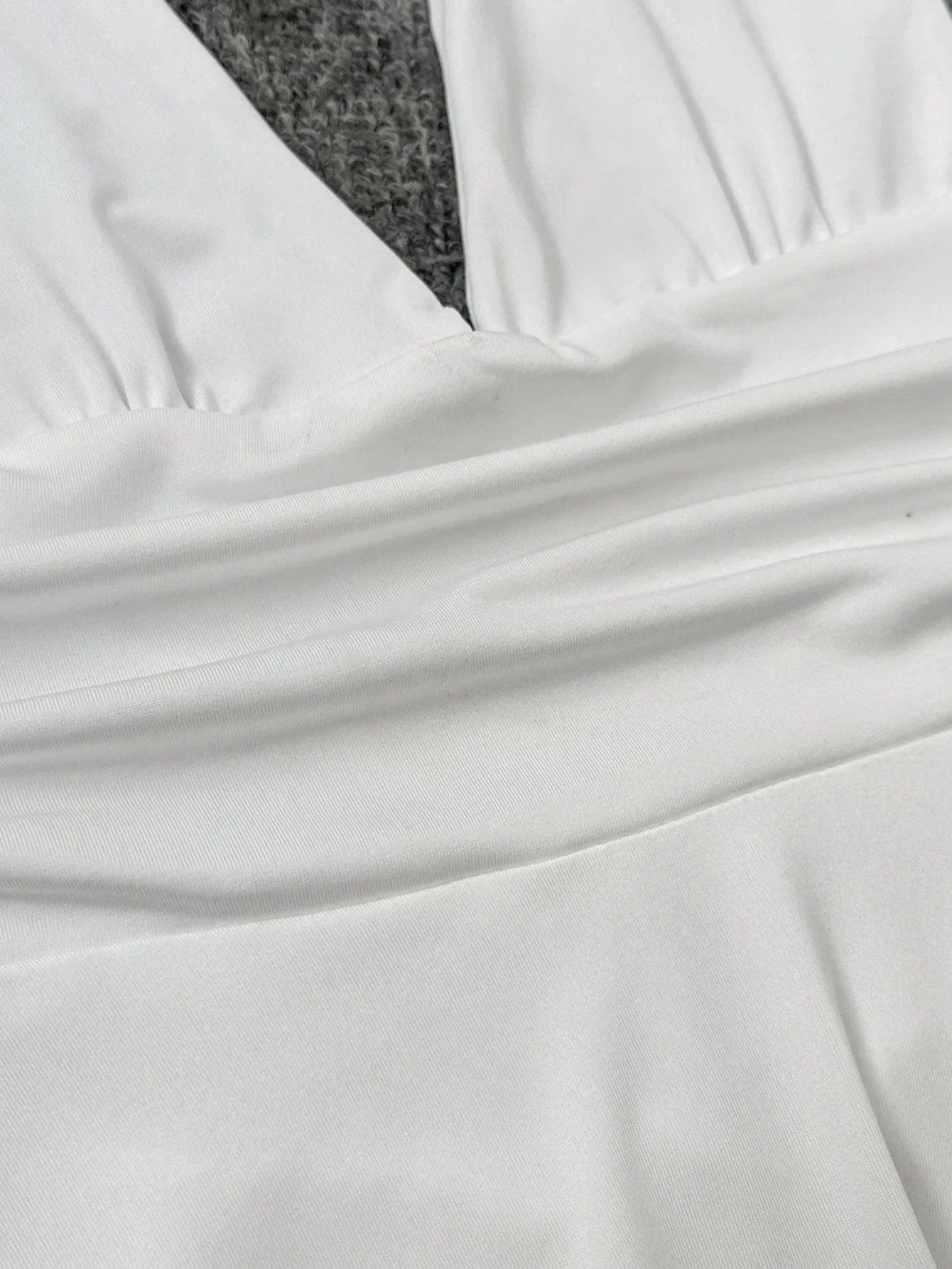 Damen Minikleid Halterneck Schwingrock Figurbetont