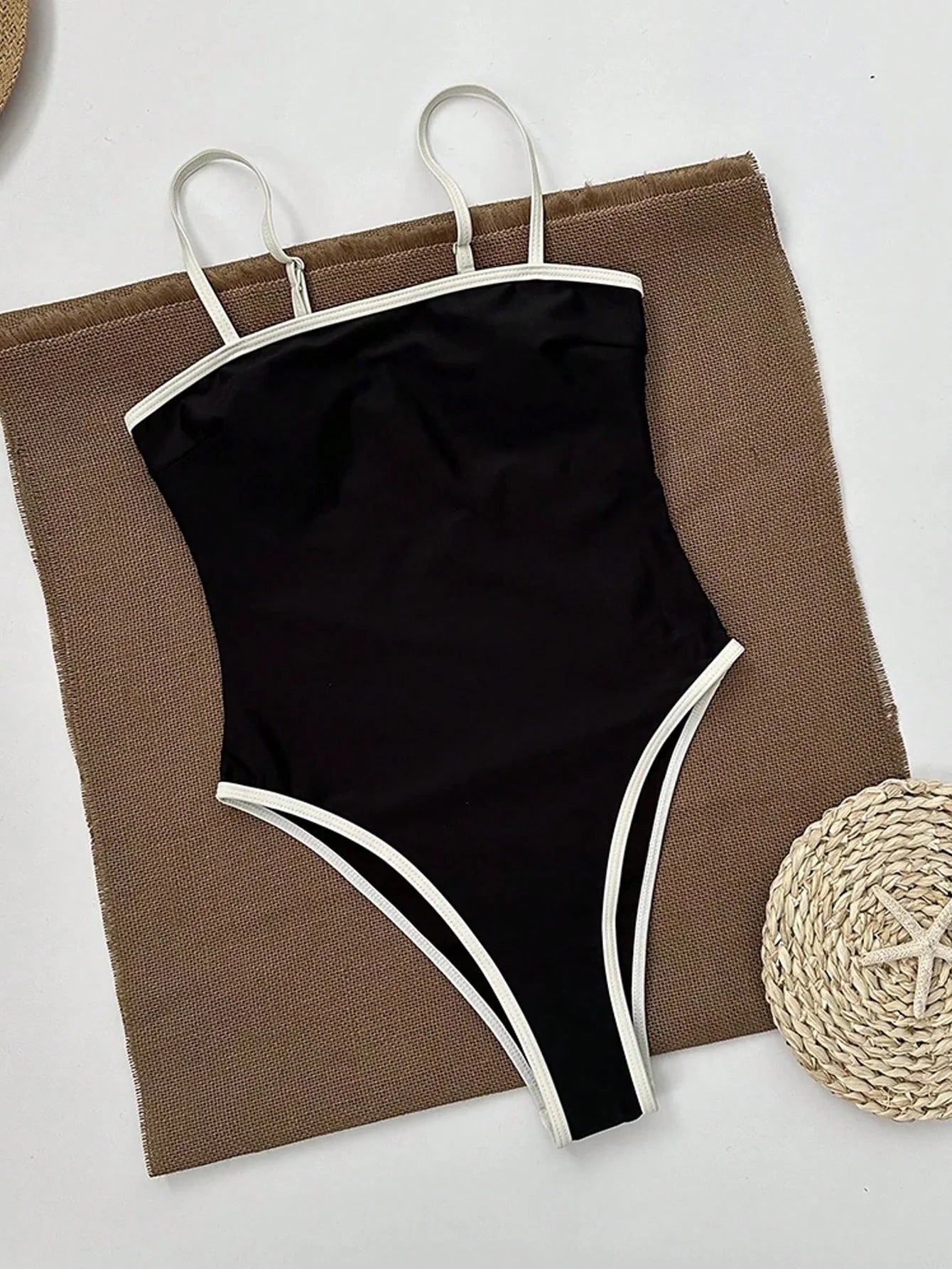Damen Badeanzug Einteiler Hochbein Kontrastdetails