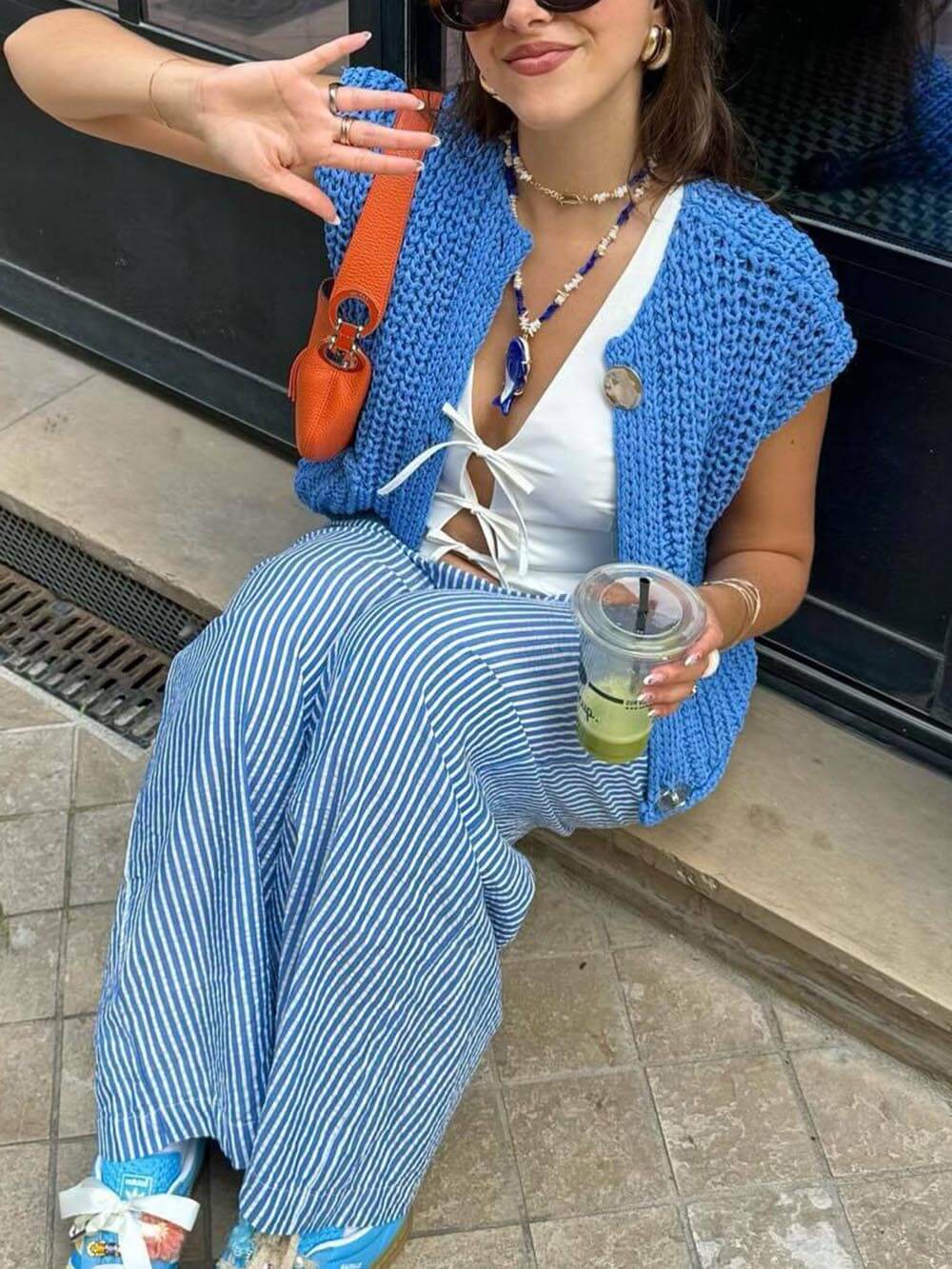 Ärmelloser Cropped Strickcardigan mit Taschen