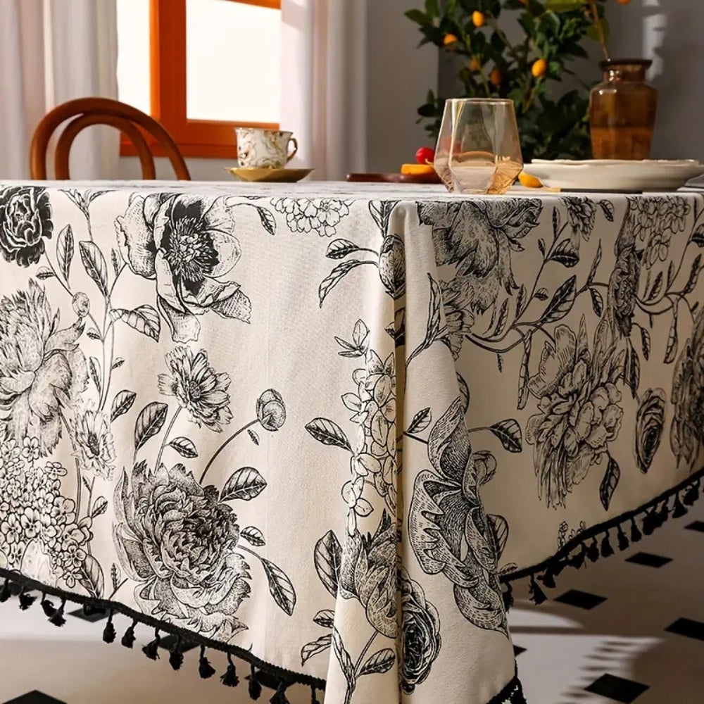 Bauernhaus-Tischdecke Schwarze Florale Quasten - Norvielle