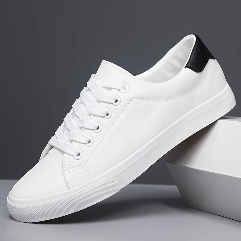 Weiße Sneaker Einfach Elegant