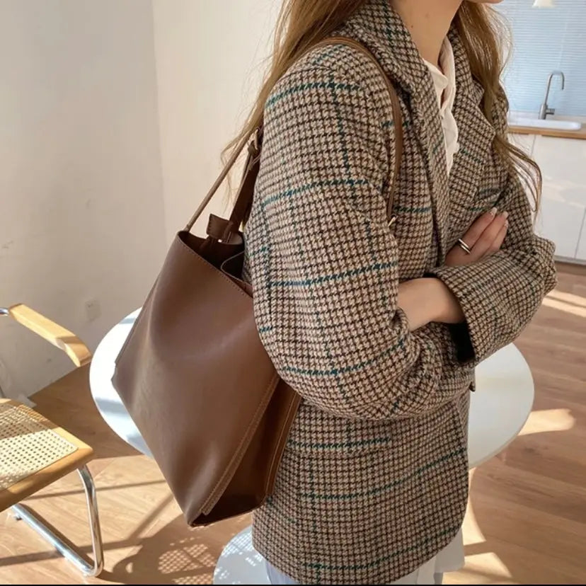 Roos Leder Schultertasche Boxy Design