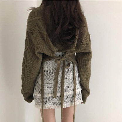 Damen Strickjacke Lang mit Taillengürtel und Zopfmuster Beige