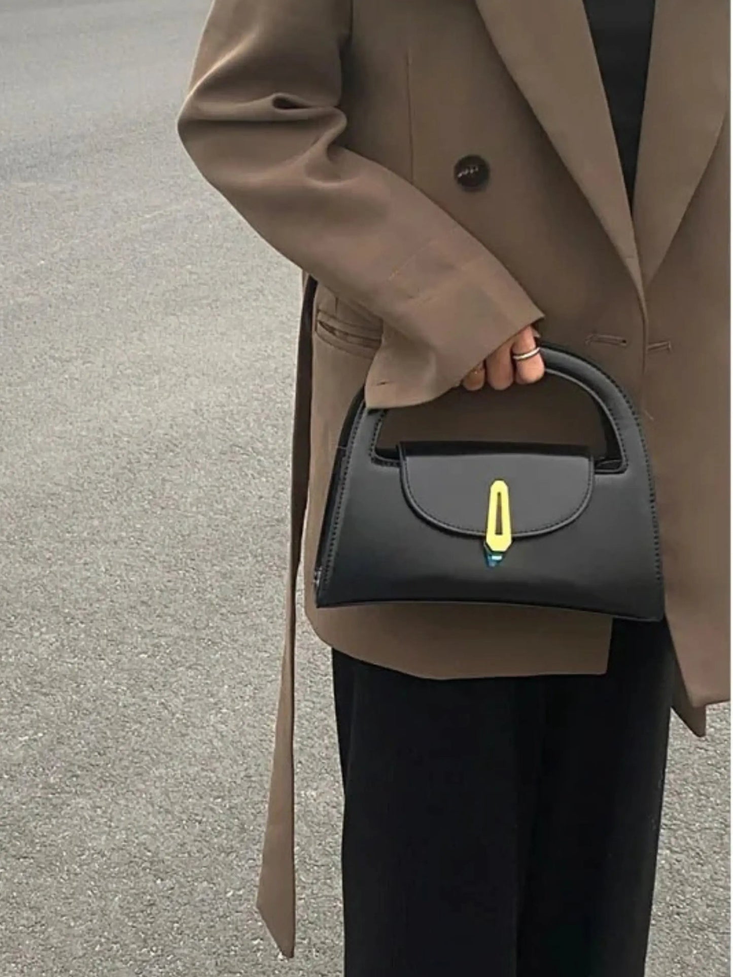Dagmar Damen Mini Schultertasche Leder