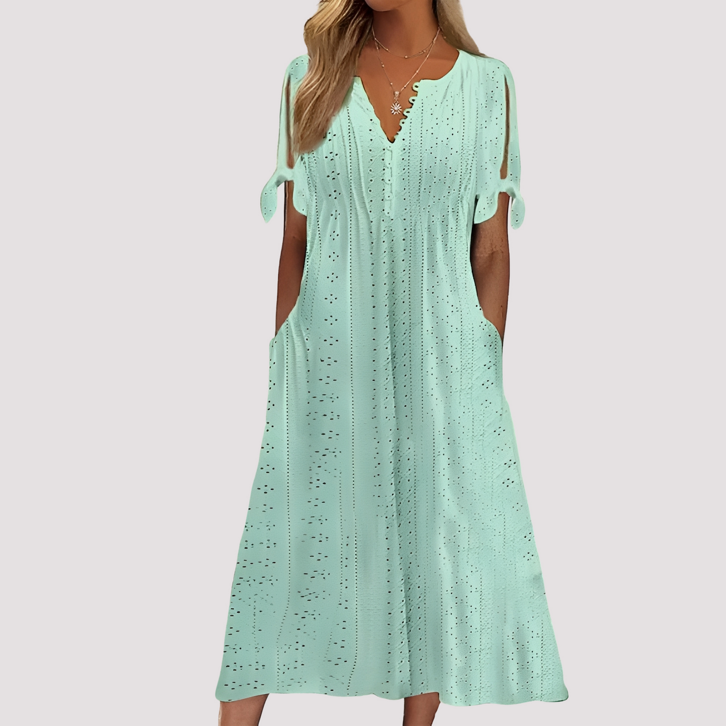 Maisy Damen Kleid Ausgeschnitten
