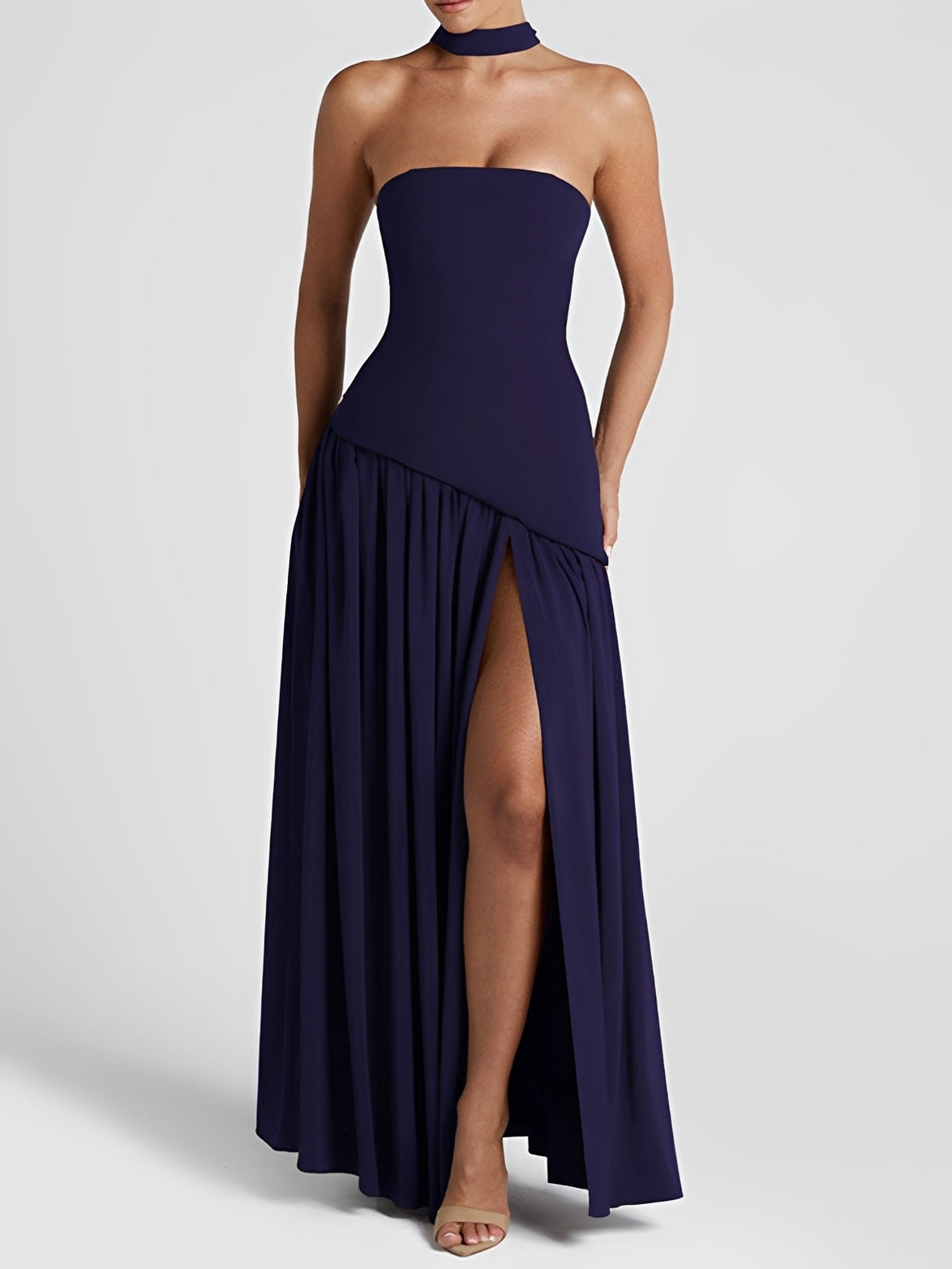 Elegantes Trägerloses Damenkleid Hochschlitz