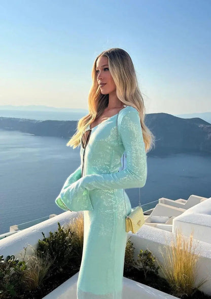 Mintgrünes Damenkleid mit Spitze und langen Ärmeln