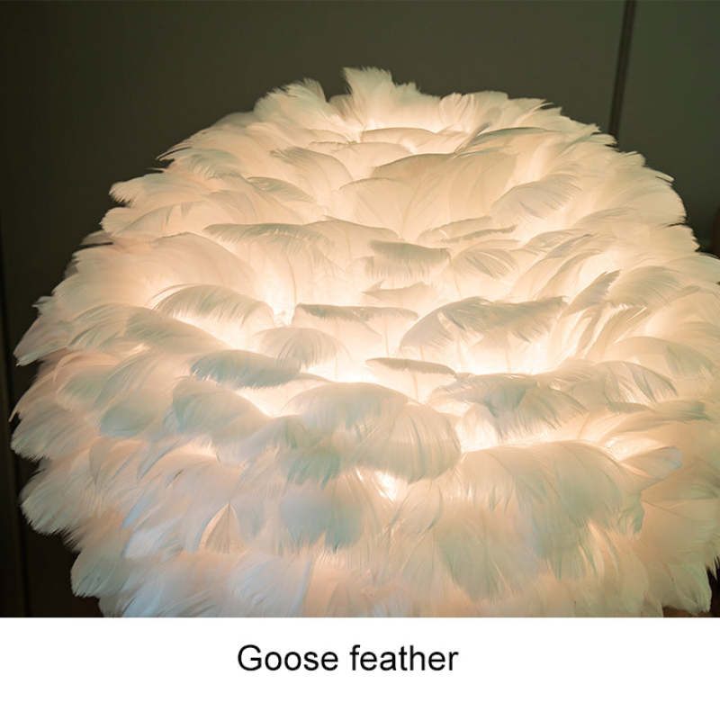 Tischlampe Gold FederSchirm Weiches Licht
