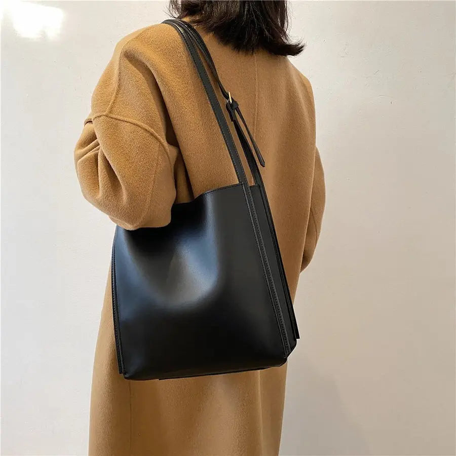 Roos Leder Schultertasche Boxy Design