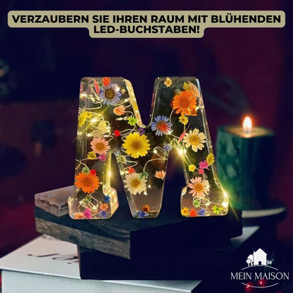 Florale Buchstabenlampe Harz Weiss