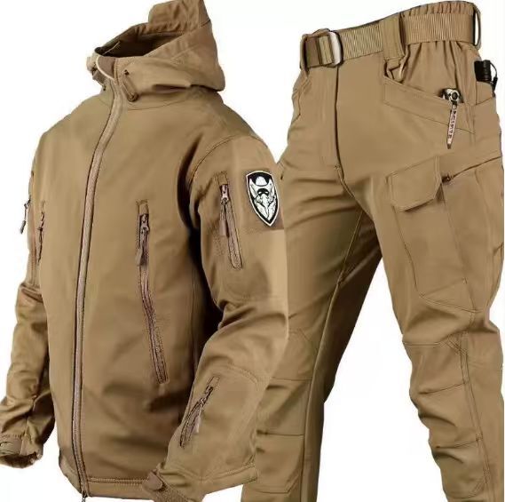 Herren Winteroutfit Funktionale Jacke und Hose