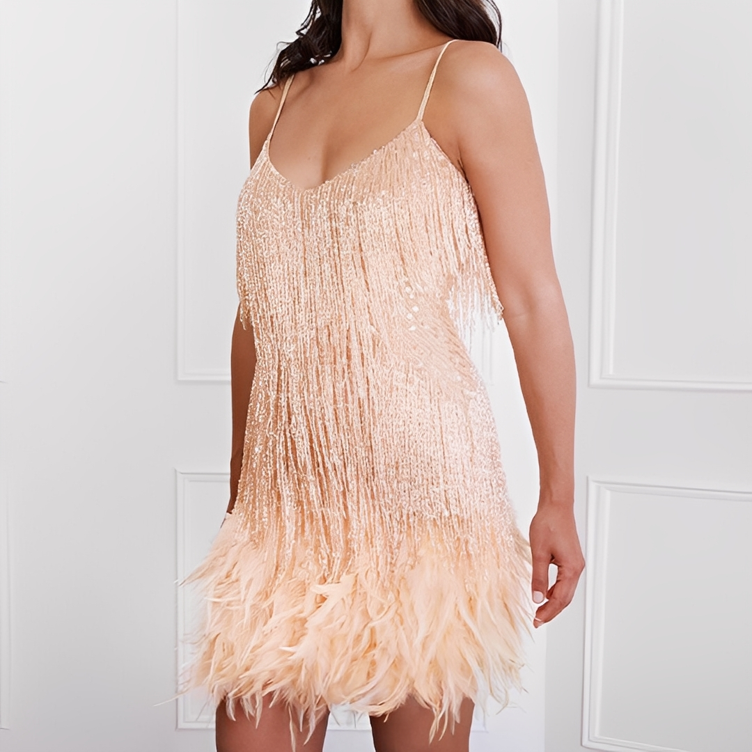 Damenkleid mit Fransen und Federn