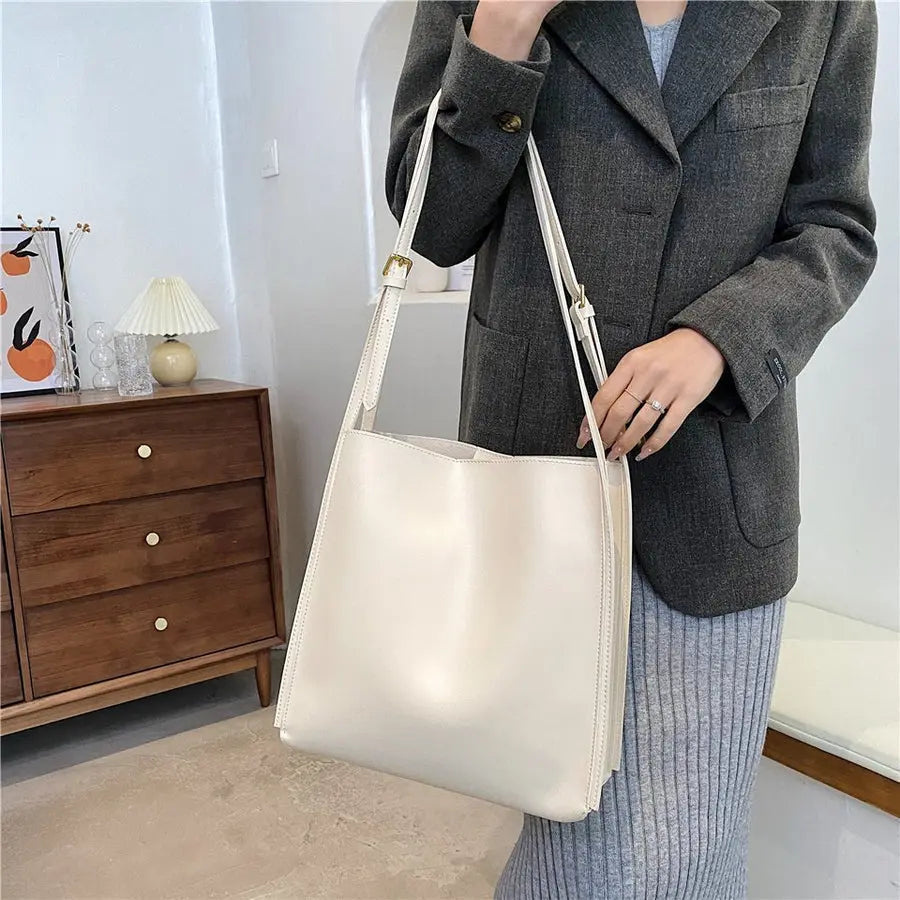 Roos Leder Schultertasche Boxy Design