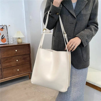 Roos Leder Schultertasche Boxy Design
