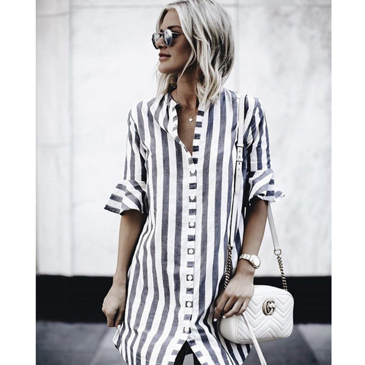 Damen Kleid mit Streifen und Rüschendetails Knopfverschluss