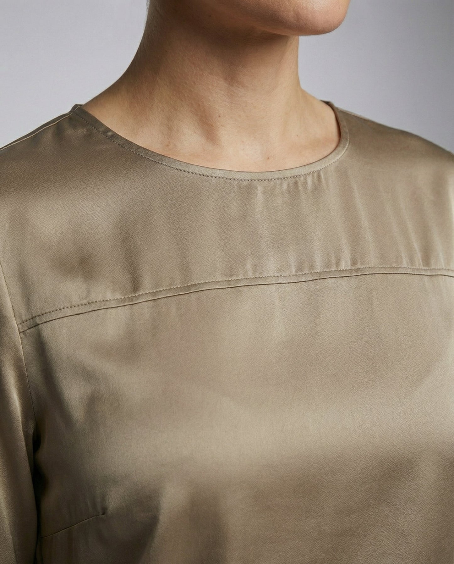 Elegante Satin Damenanzug Zweiteiler