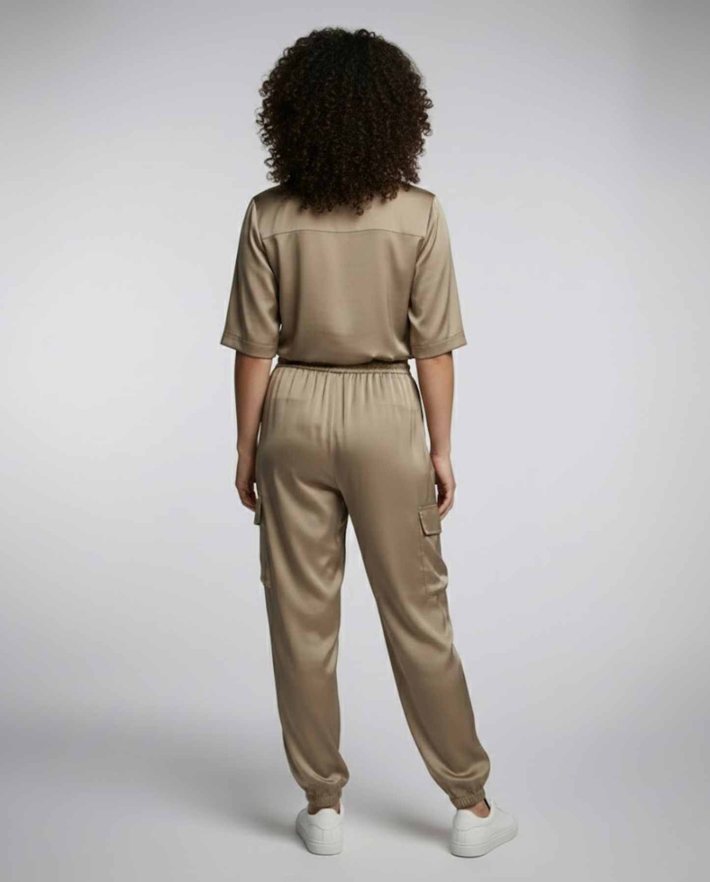 Elegante Satin Damenanzug Zweiteiler