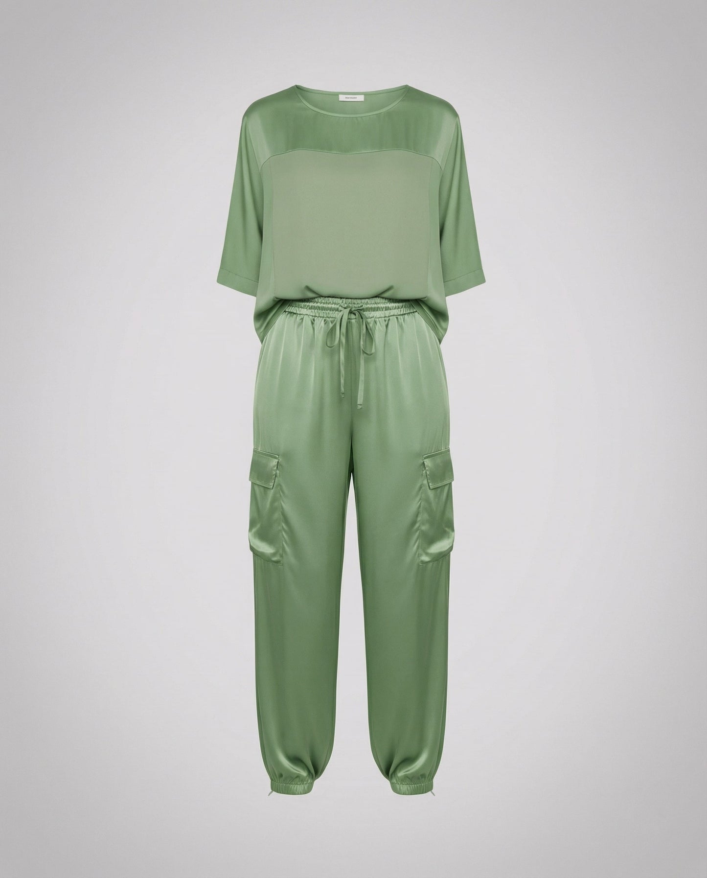 Elegante Satin Damenanzug Zweiteiler