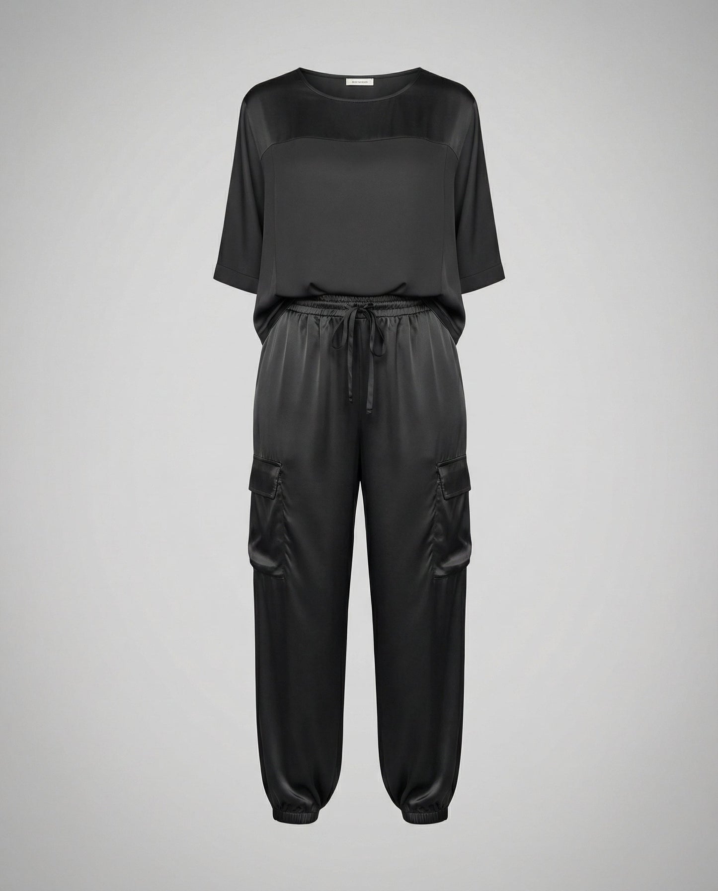Elegante Satin Damenanzug Zweiteiler